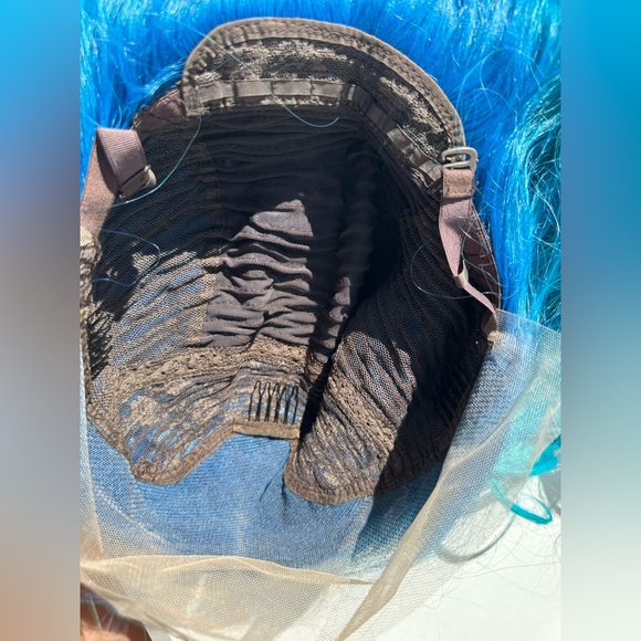 Dual Blue tone Wig (perfect for Frozen or Mermaid). 24”+ - Picture 9 of 12